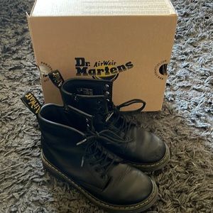 Girls Doc Martens Airwair 1460